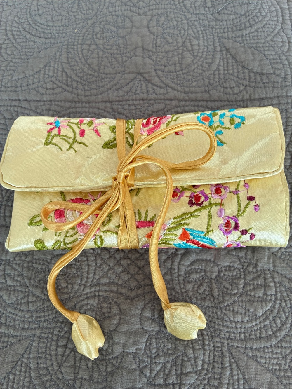 Vintage Embroidered Satin Floral jewelry roll Light Gold
